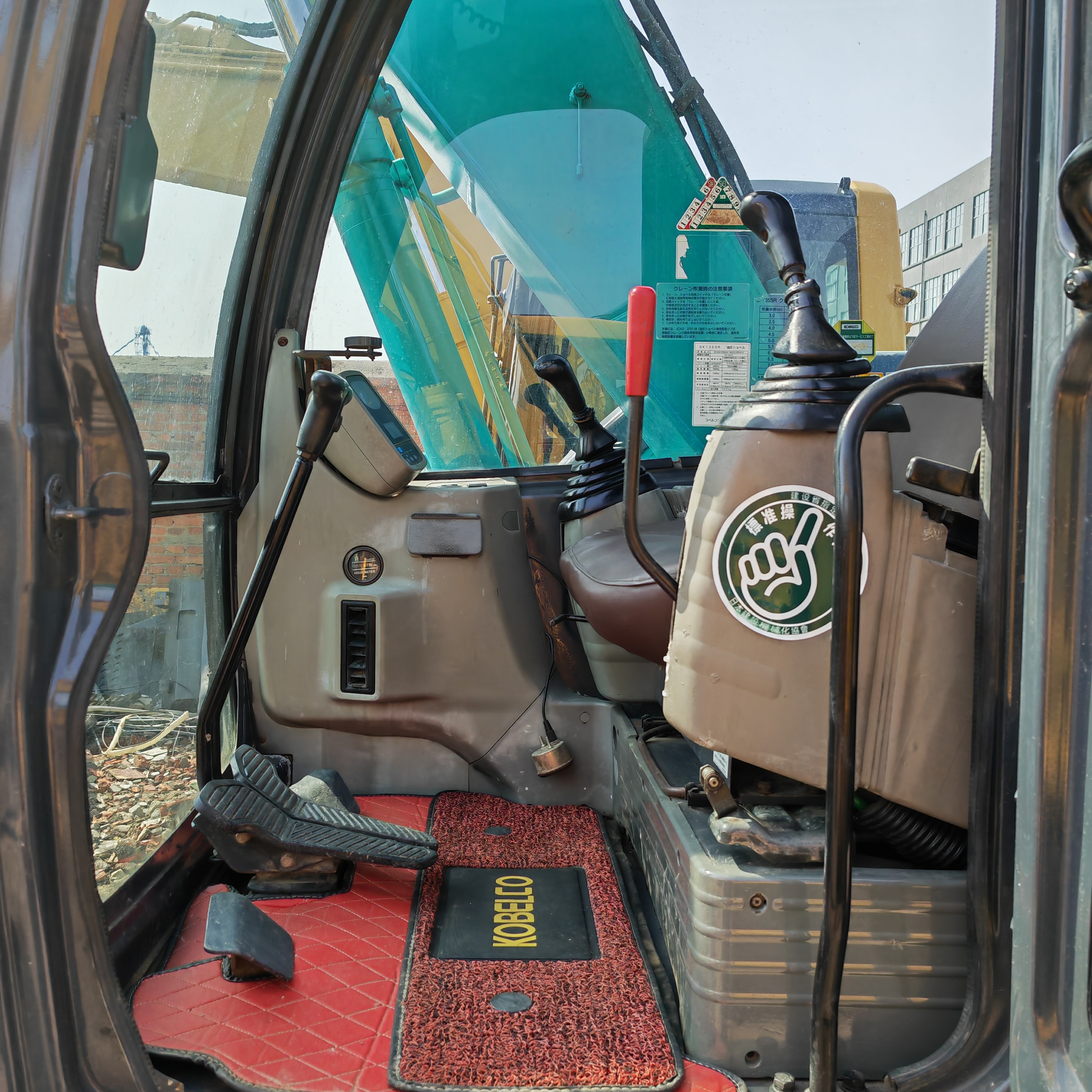 0.7m3 Bucket Capacity 13 Ton Blue Color Second Hand Excavator Kobelco Sk 135