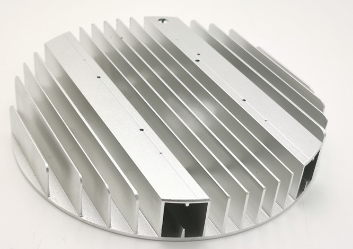 Silver AL6061 industrial Aluminium Extrusion Heat Sink Profiles PVDF Coating