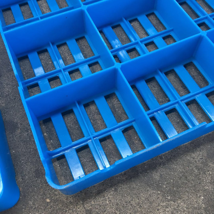 Thin Type Small Size Connected HDPE Plastic Pallets Mat Boards For Warehouse Floor