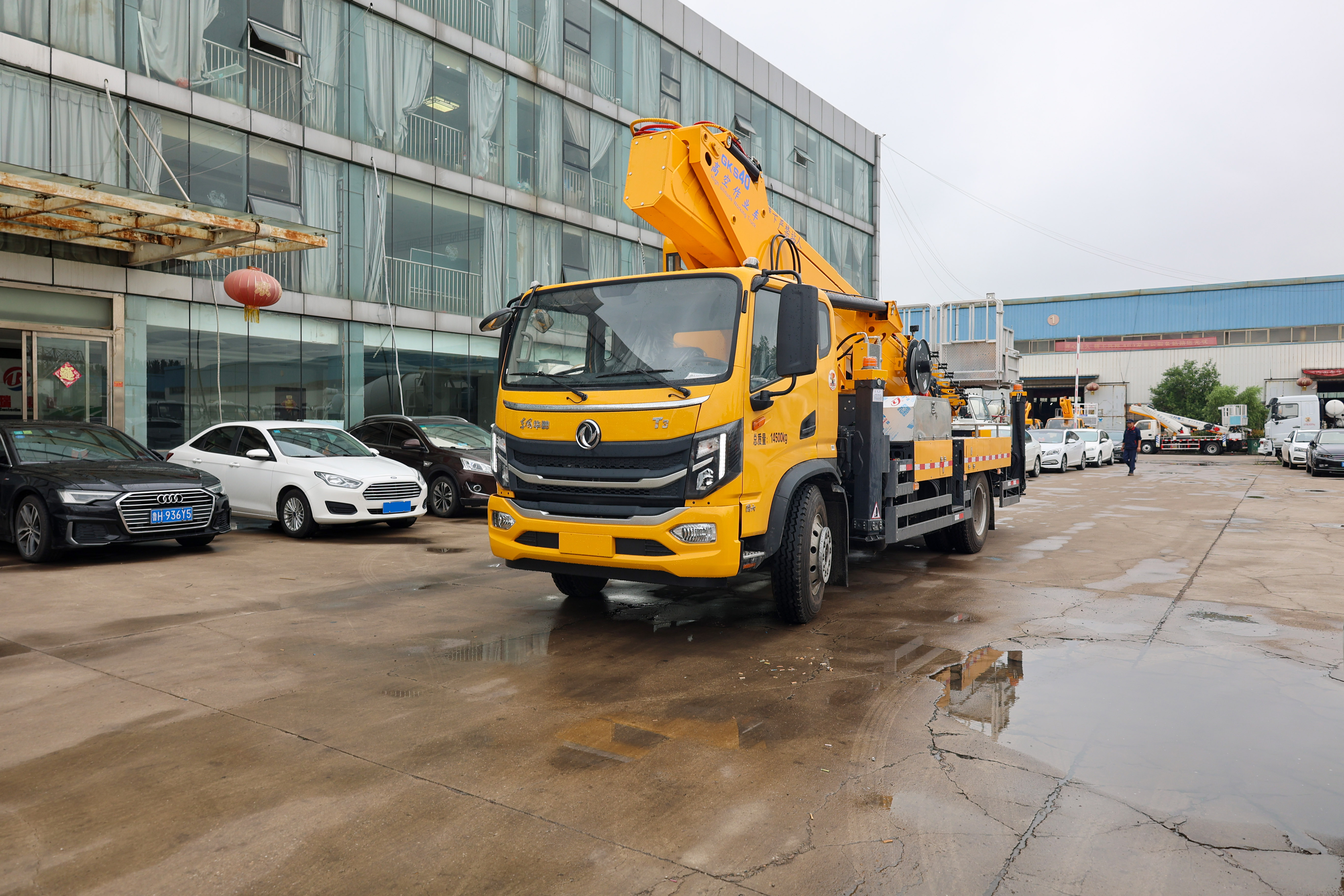 Cheap price Dongfeng 40 m aerial platform work vehicles Articulated Boom with Liftlifting bucket type on sale