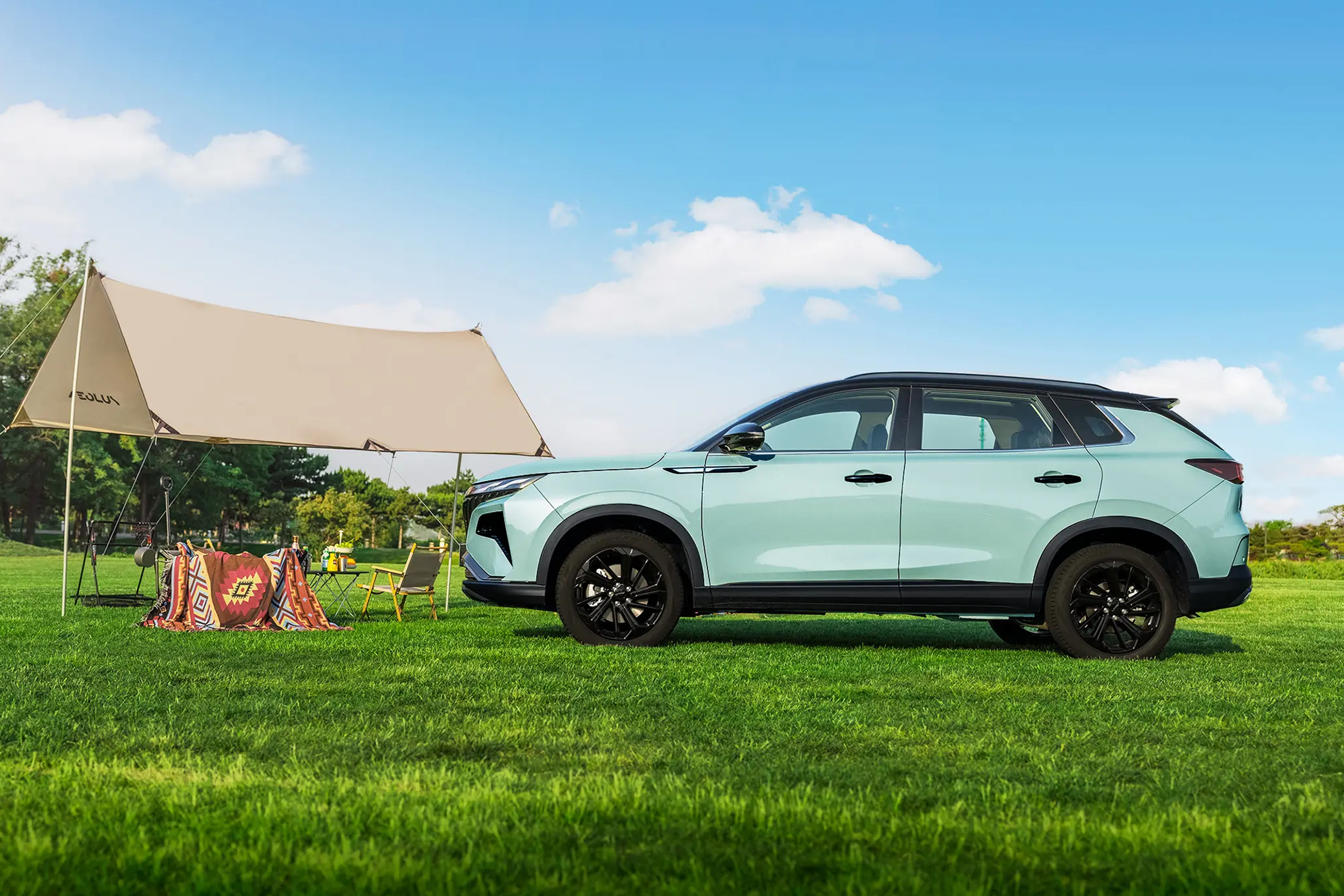Experience the Ultimate Comfort and Performance with DONGFENG AEOLUS HUGE 1.5L Hybrid Passenger Car