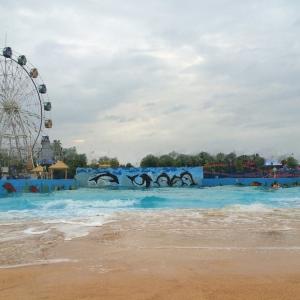 Quality Fiberglass Water World Wave Pool Equipment Colourful Design High Durability wholesale