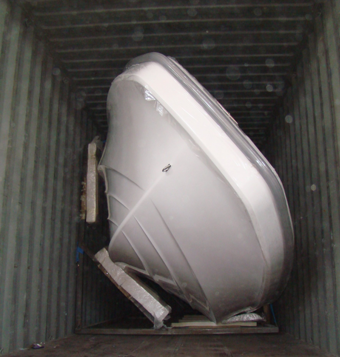 Erosion Resistant Fiberglass Fishing Boats Easy Operate 6.8 M For Water Parks