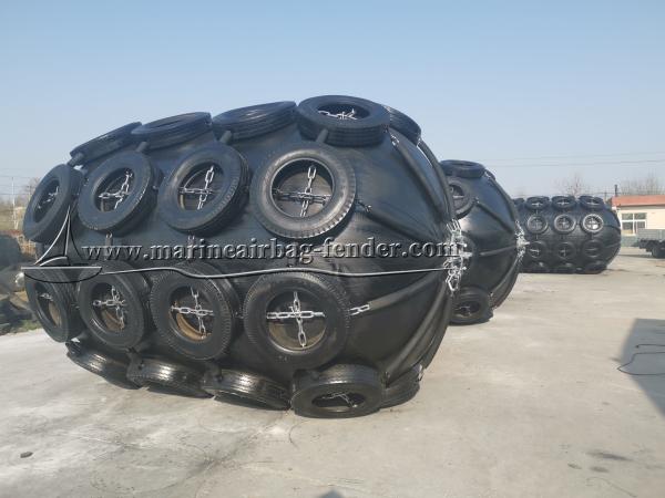 Cheap Anti Aging Pneumatic Marine Fender , Black Ship Rubber Fender ISO17357 Standard for sale