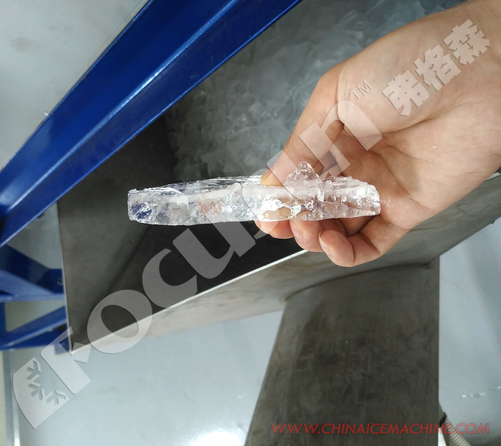 2024 Hostel 1000 lbs Plate Ice Machine with Refrigerant R22a and Voltage 380v/3p/50hz