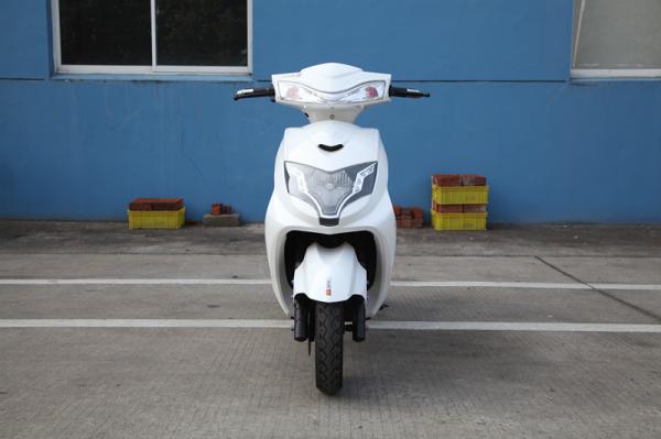 1600w DC Electric Road Scooter 70-80km Range Distance Electric Bike Scooter For