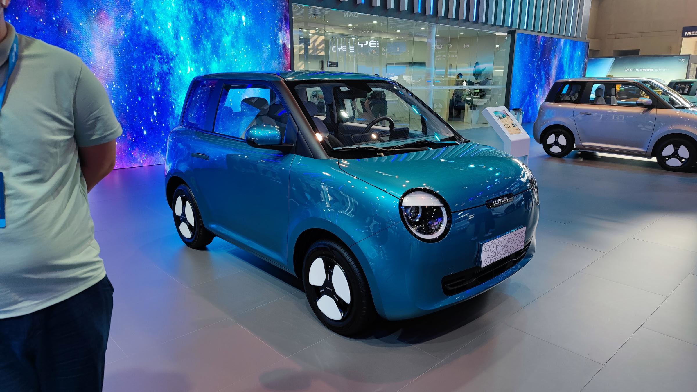 CLTC Pure Electric Range 301KM Changan Mini EV Mini Electric Car 35kw