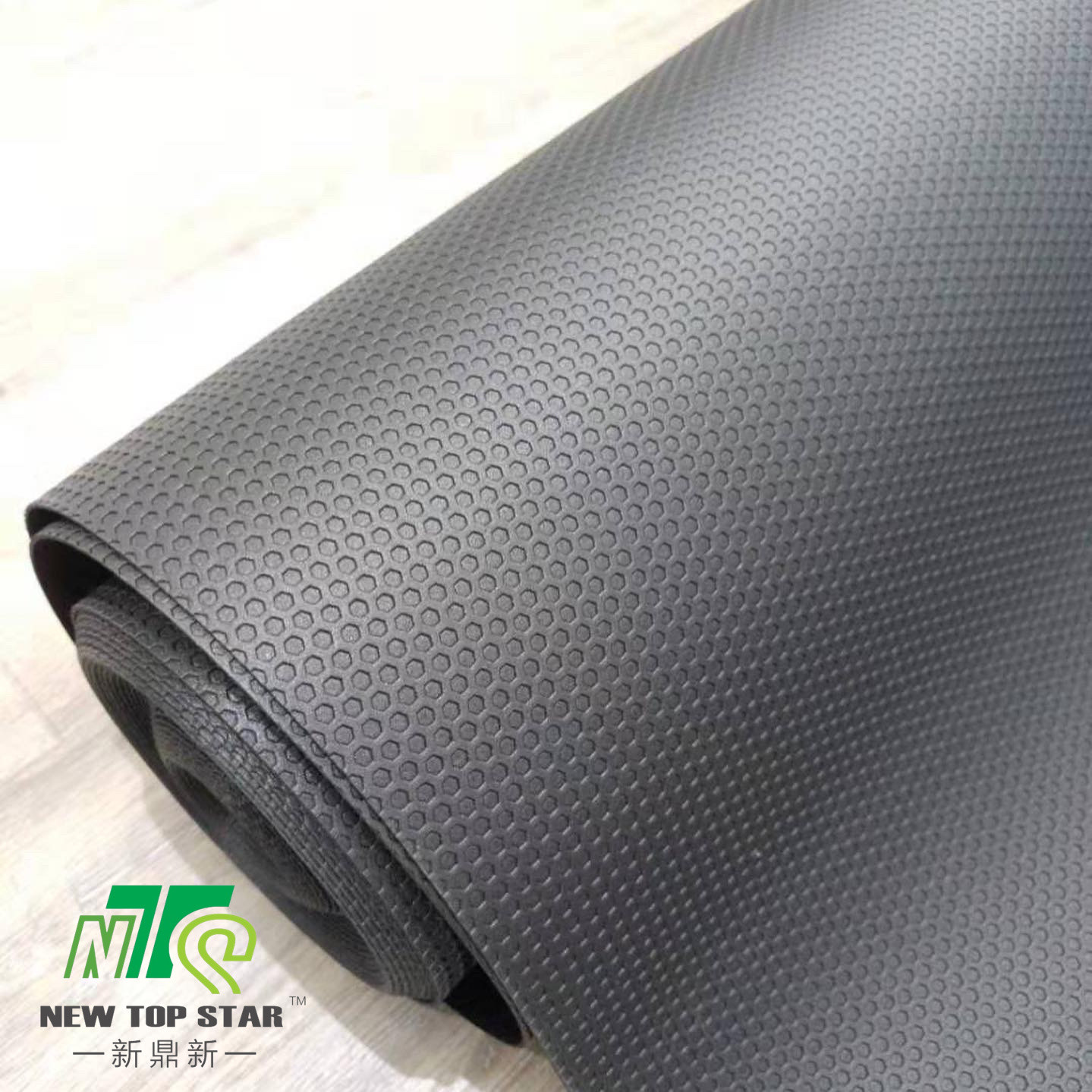 100kgs/m3 Black Polyethylene Foam Flooring Underlay Roll 1mm With Anti Slip Texturing