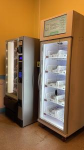 Quality Egg Fresh Fruit Grab N Go Smart Fridge Vending Machine With Card Reader wholesale