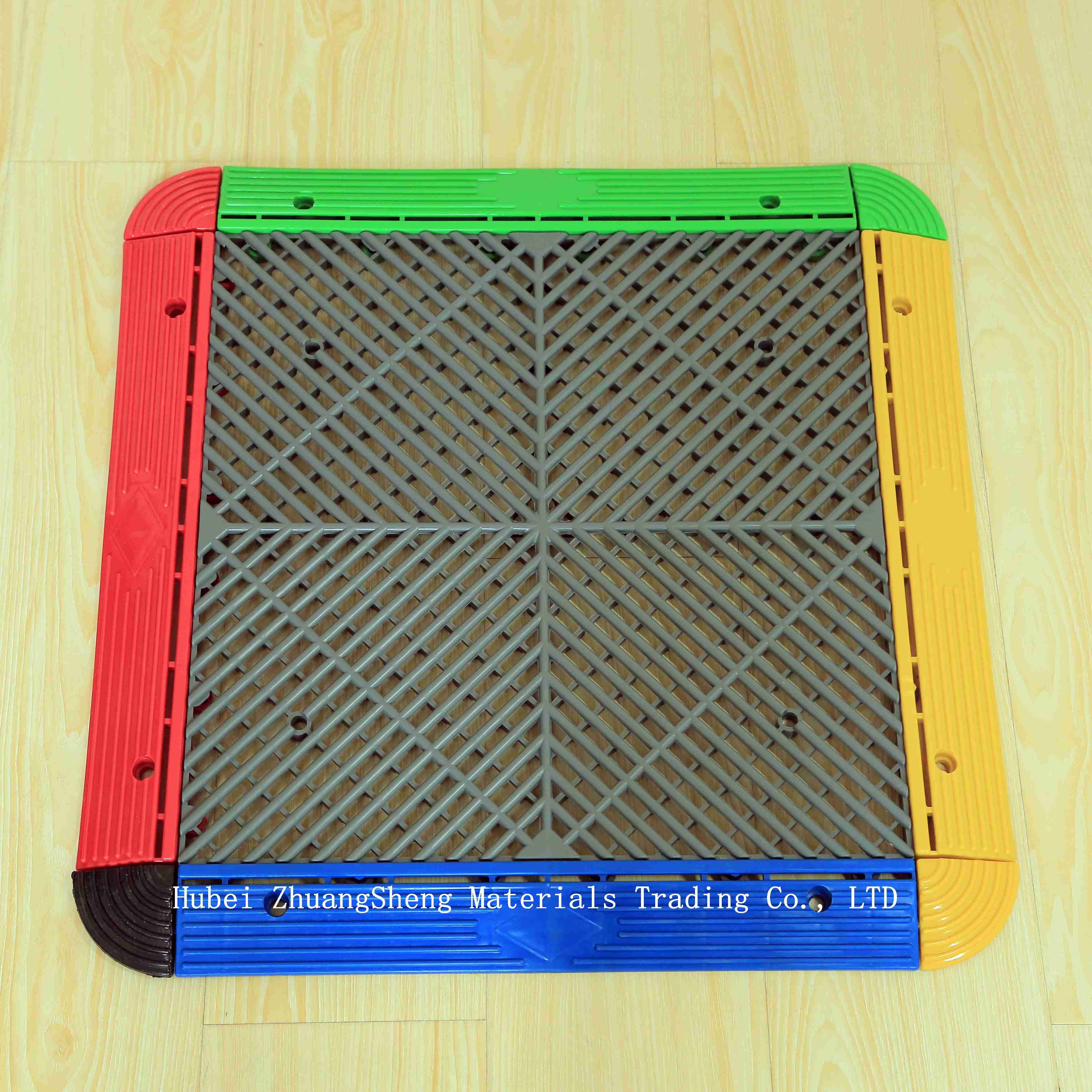 1.8mm Plastic Floor / Plastic Permeable Floor / Modern Interlocking PP Flooring Indoor Sports Plastic Floor Mats