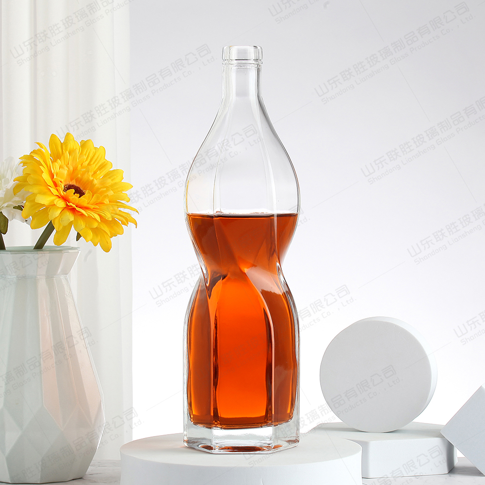Custom Size Accepted Glass Bottle With Cork Cap For Whisky Liquor Base Material Glass