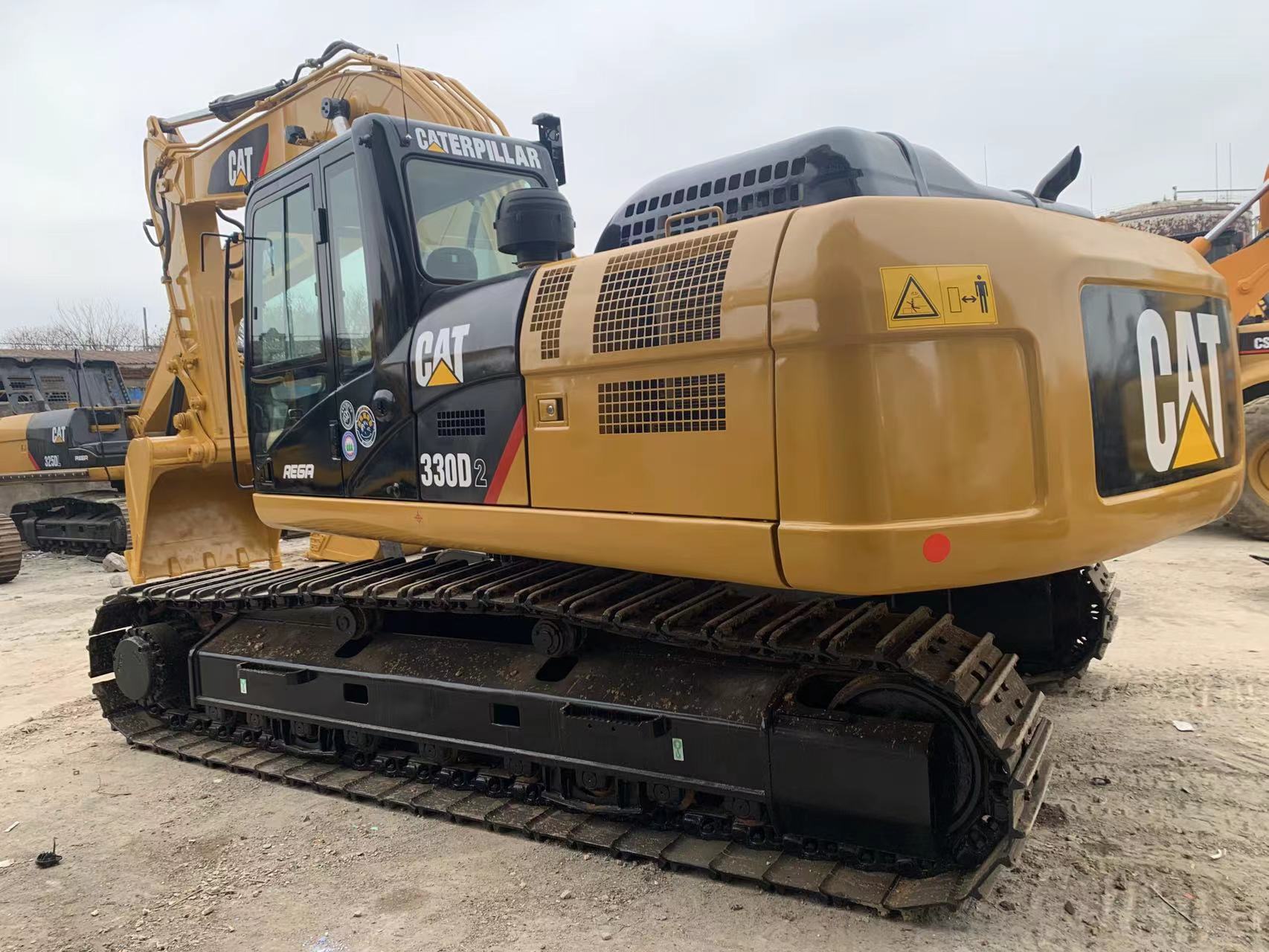 Cat 330 Excavator with 5700 Boom Length and Hydraulic Valve Kawasaki in Good Condition