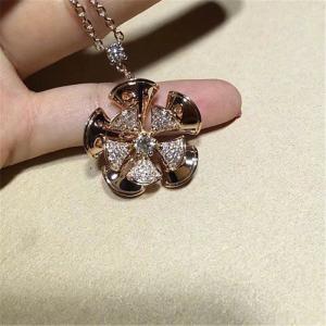 Quality Real low price and high quality jewels B Diamonds Flower Necklace 18k gold Diamonds Diamond material SI H necklace wholesale