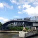Prefabricated Steel Pedestrian Bridges , Modern Truss Bridge Steel Structure