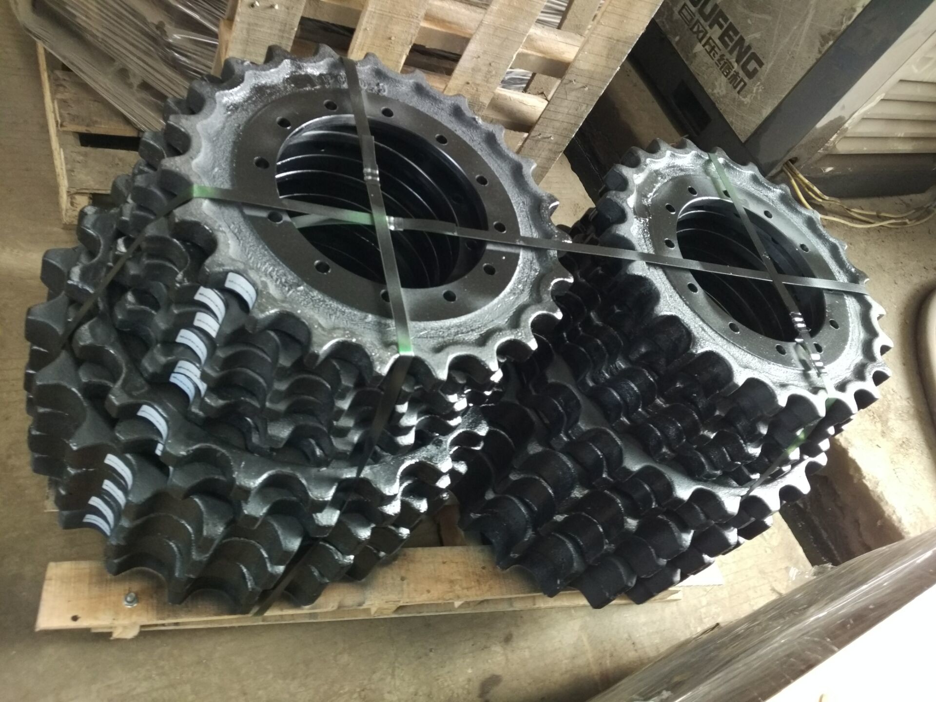 Excavator Spare Parts PC60-6 PC120-5 Sprocket Wheel Undercarriage Parts