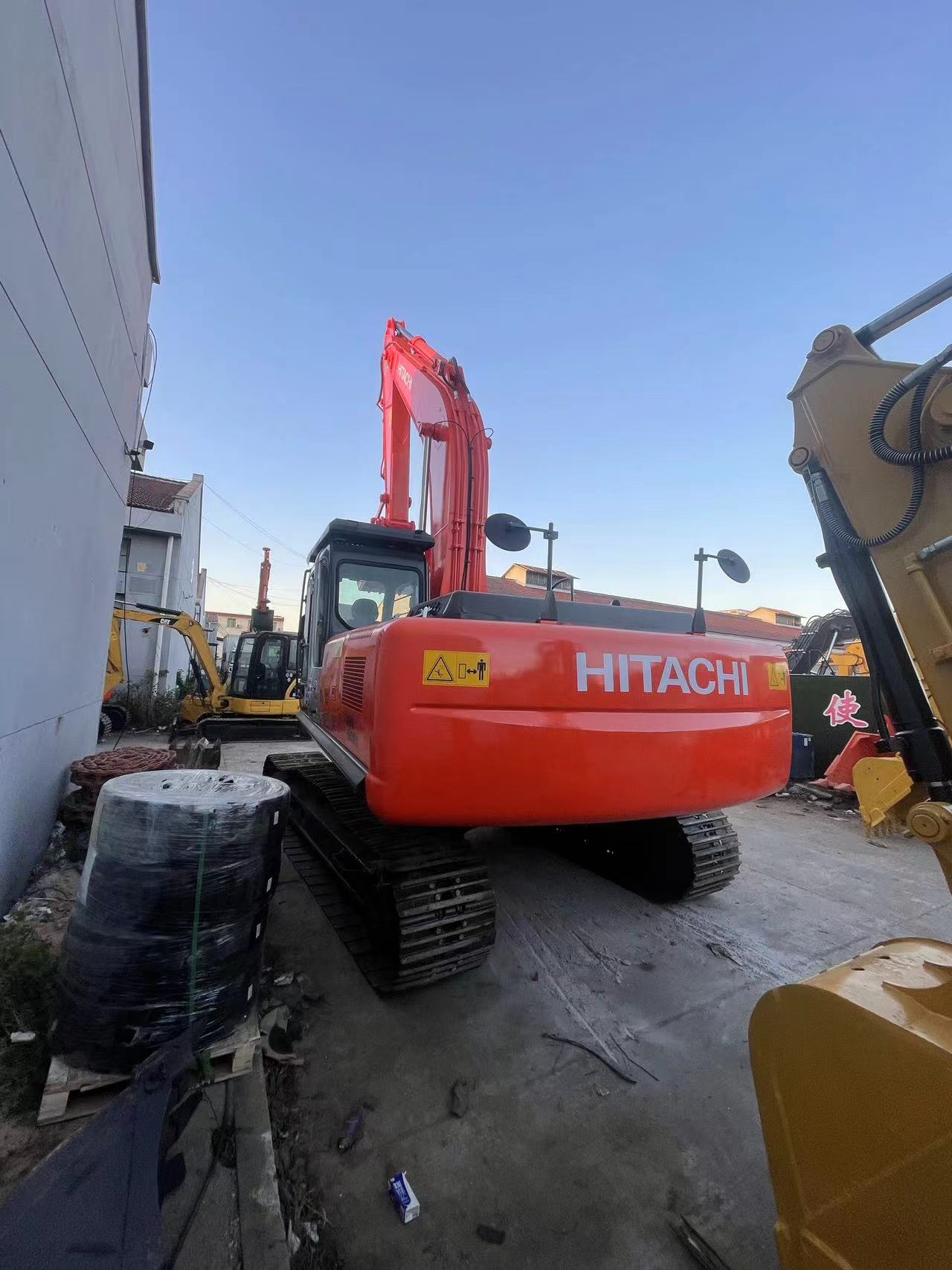 Used big crawler excavator Hitachi 240 digger with excellent performance heavy machine large excavator for sale welcome to ask