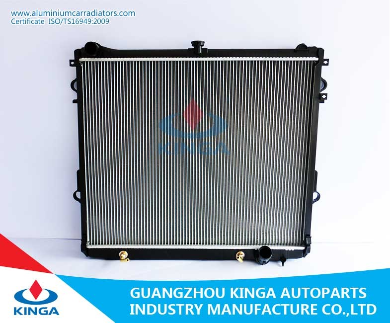 Automotive Engine Custom Aluminium Radiators Fits TOYOTA LANDCRUISER'09 UZJ200 AT