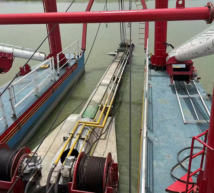Customizable Dredging Vessel Red Color For Waterway Maintenance And Construction Hydraulic System