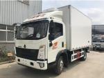 HOWO 4x2 Refrigerated Van Truck / Seafood 5 Ton Loading Truck