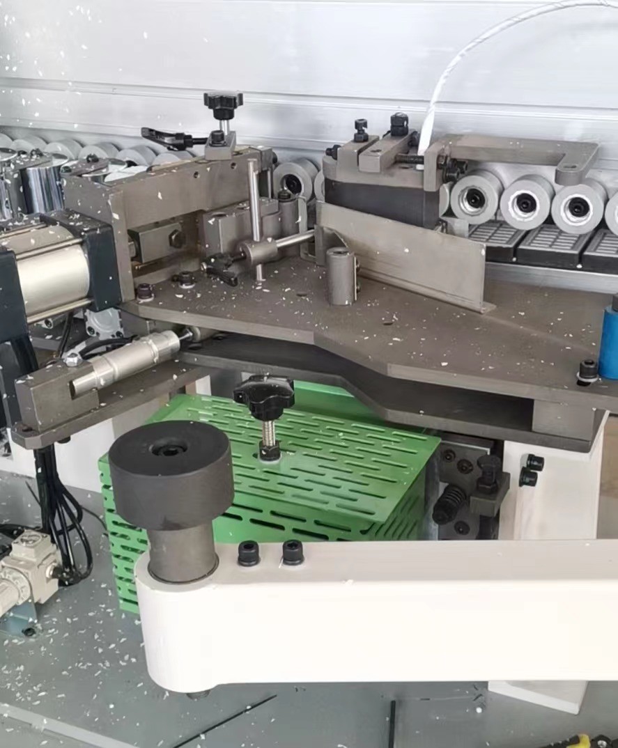 PUR Wood Edge Banding Machine with double glue tanks and double buffing