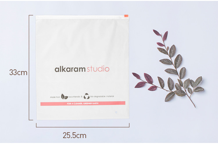 Plastic Zipper Bags With High Durability And Convenient Design For Packing