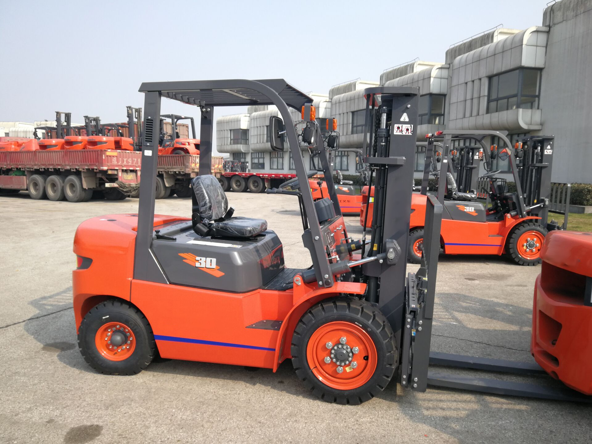 4000 kg Capacity Diesel Forklift Truck with Euro 3 Euro 5 EPA Engine Latest Design