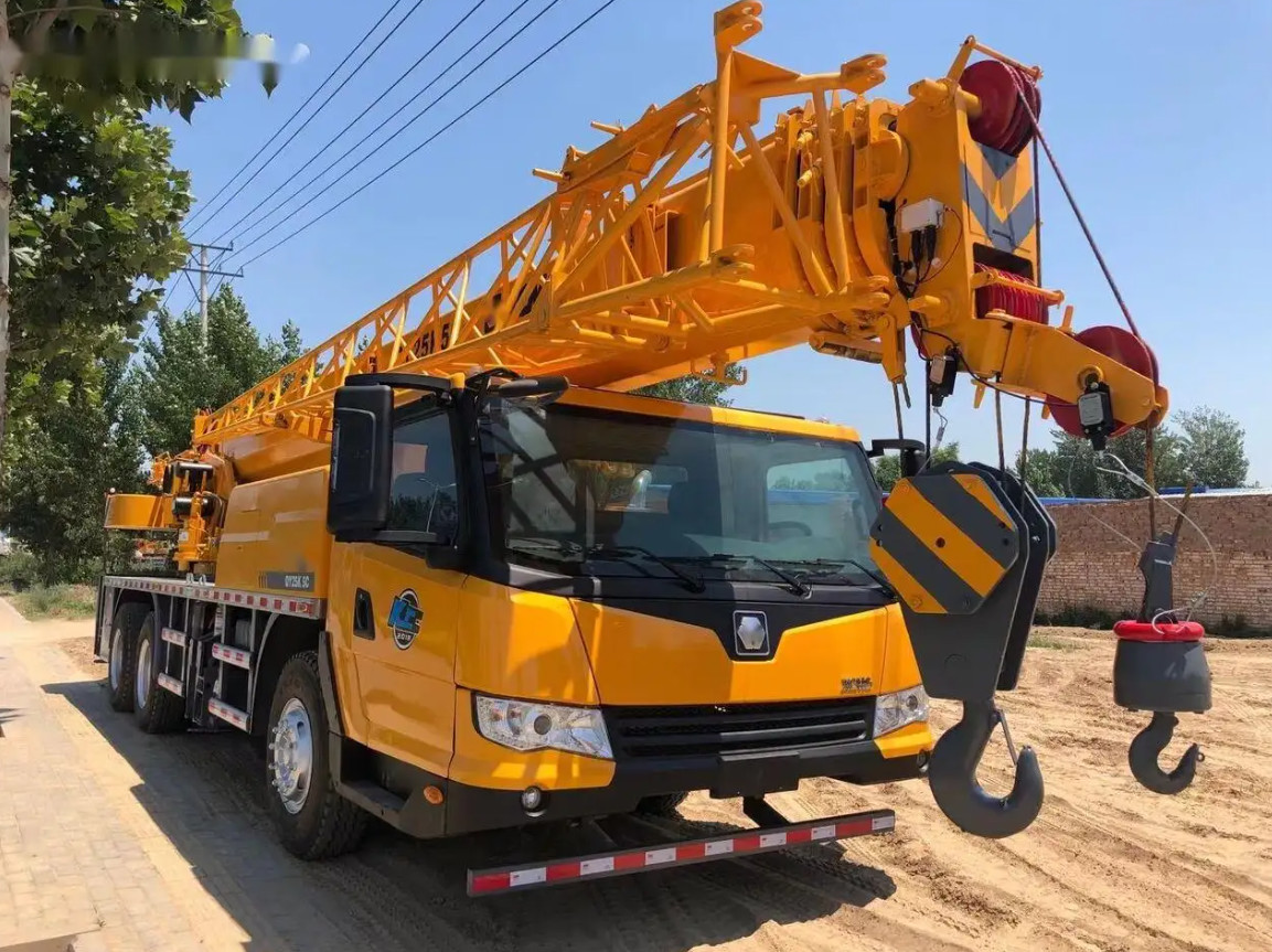 XCMG 44m 5 Section Main Boom 25 Ton QY25K5C 25 Ton Truck Crane
