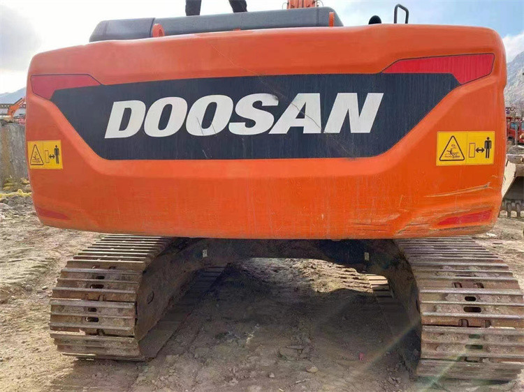 22 ton ready for work and experienced used Korea imported Doosan DX 225 LC in a good condition