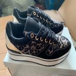 Ladies Casual Shoes