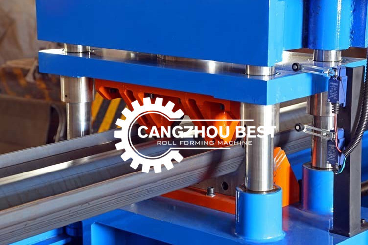 10m/Min Highway Guardrail Roadside Purlin Forming Machine