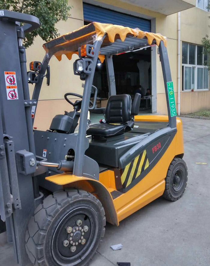 Lifting 6 Meters 3 Ton Electric Forklift , Triplex Wide View Mast Small Electric Forklift