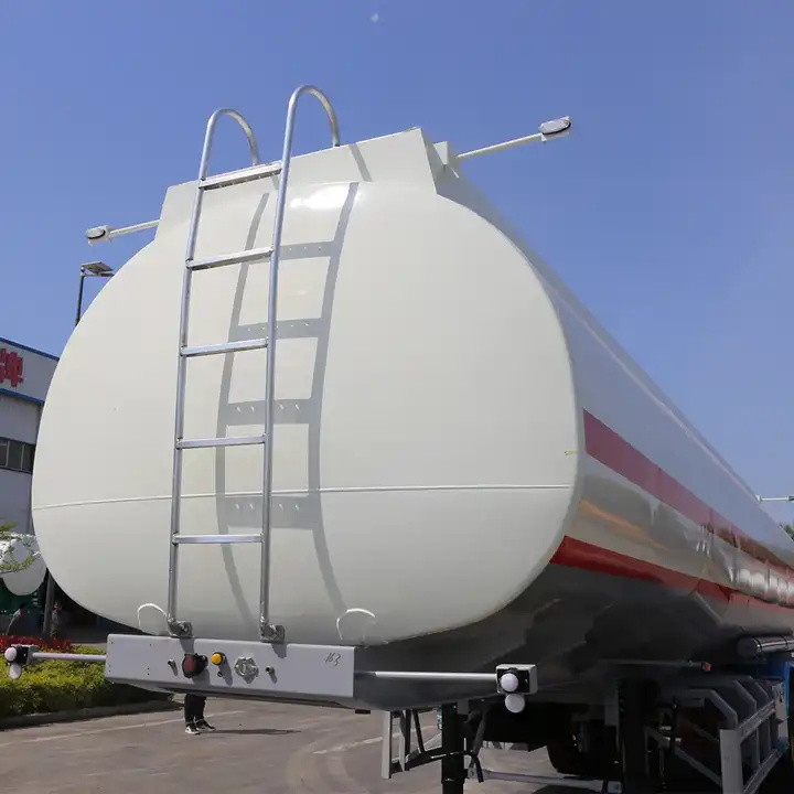 7000 Gallon Portable Diesel Fuel Tanker Trailer Oil Tank 3 Axles Carbon Steel