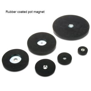 Quality Corrosion-Resisting Rubber Coated Magnet with Screw for Holding Base wholesale