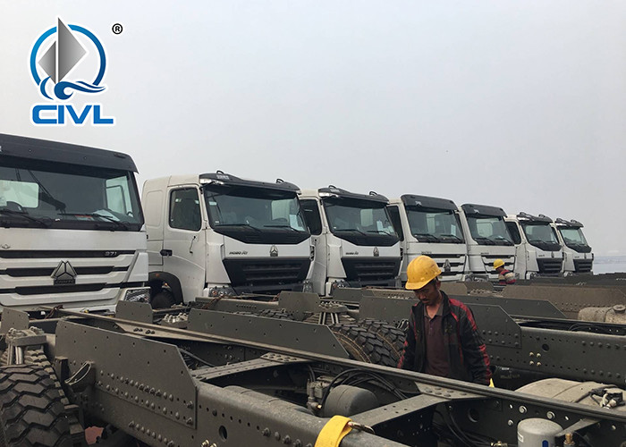 New 6x4 Cargo Truck Chassis Capacity 25 - 40 Tons SINOTRUK HOWO ZZ1257N4641W TR691 Tyre