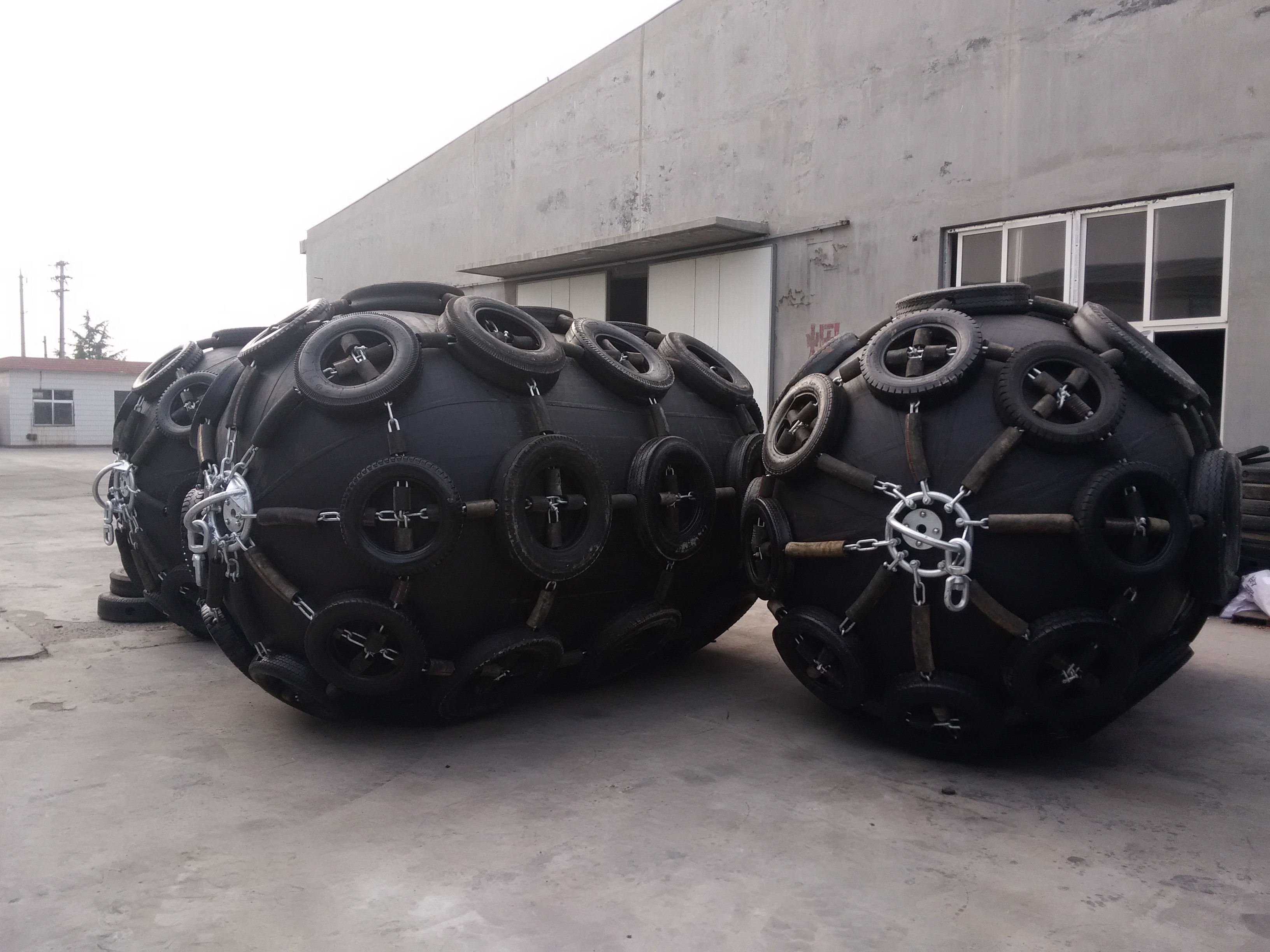 Marine Iso 17357 Certificated Yokohama Rubber Fender 50kpa D1.5M*L3.0M