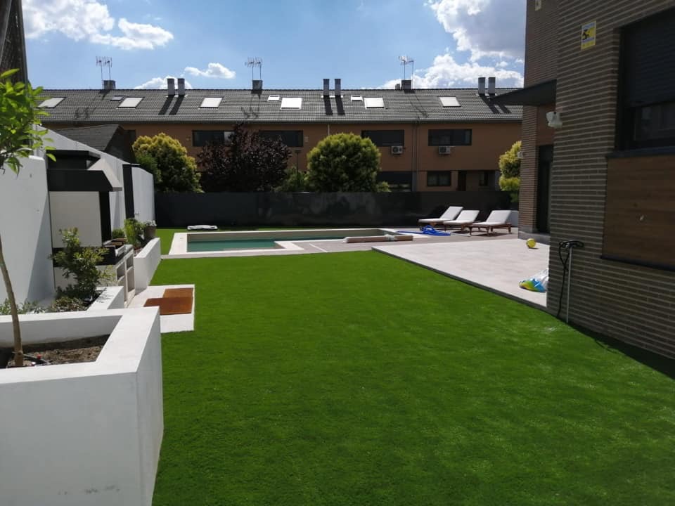 Rubber Backed Outdoor Artificial Grass Floor For Housetop Villa Landscape