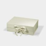 Rectangle Folding Gift Box Magnetic Closure Matt Lamination Rigid Cardboard Gift