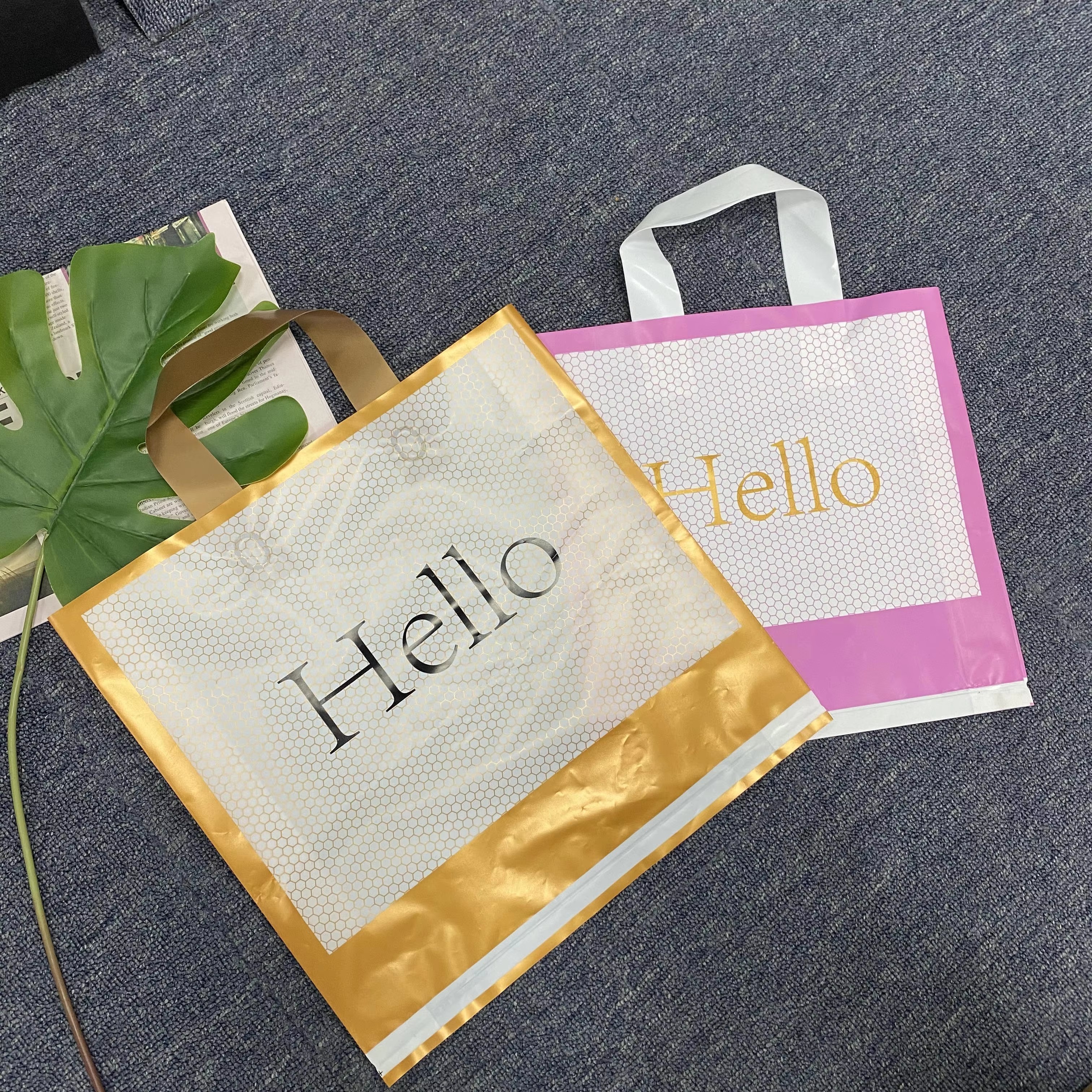 Custom Logo Printed Large Capacity Plastic Bags With Handles For Shopping