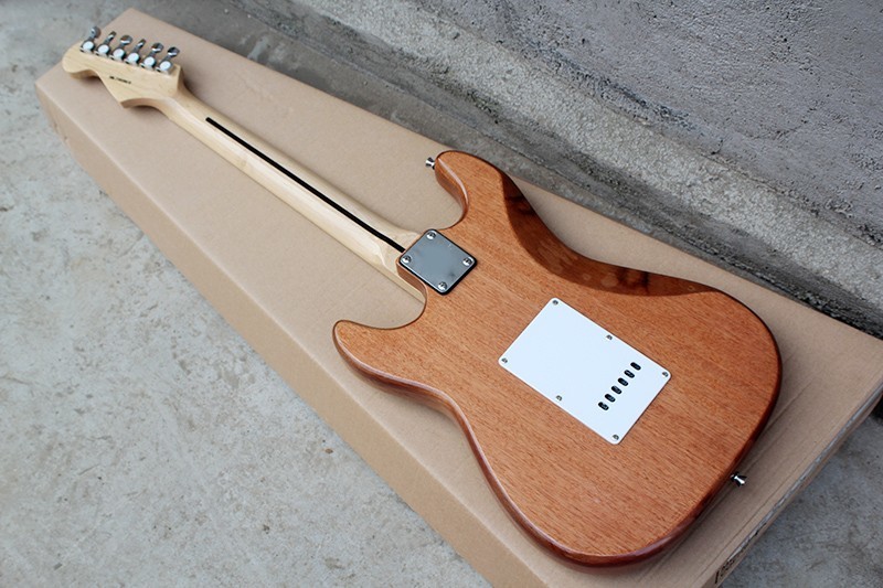 Natural Wood Mahagany Body Electric Guitar with SSS Pickup,White Pickguard,Maple Fingerboard