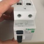 Good quality EZ9R14225 Easy9 25A 10mA 6ka 2pole RCCB