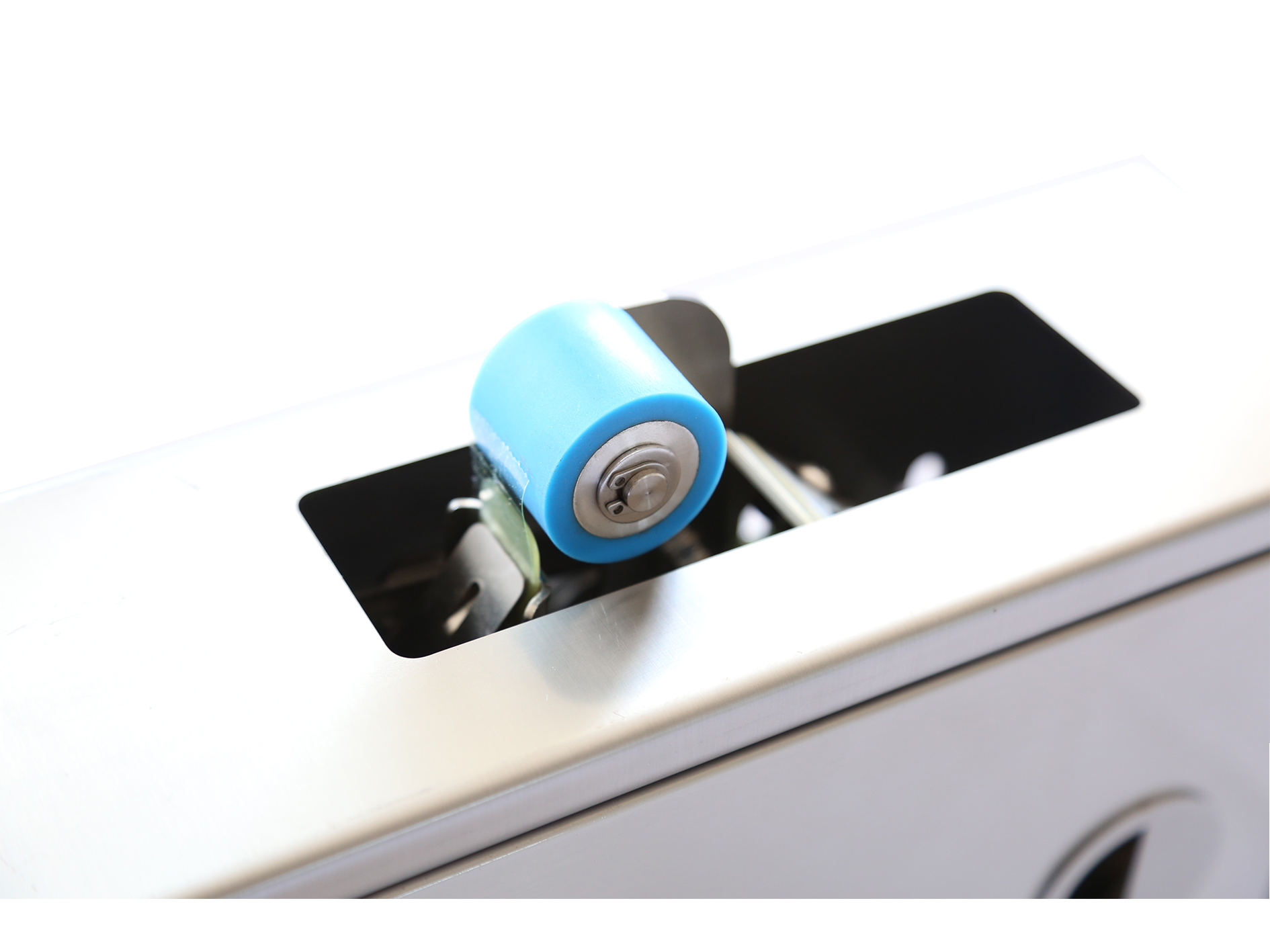Manual Cardboard Box Packing Machine For Clothing 5kg Weight Capacity