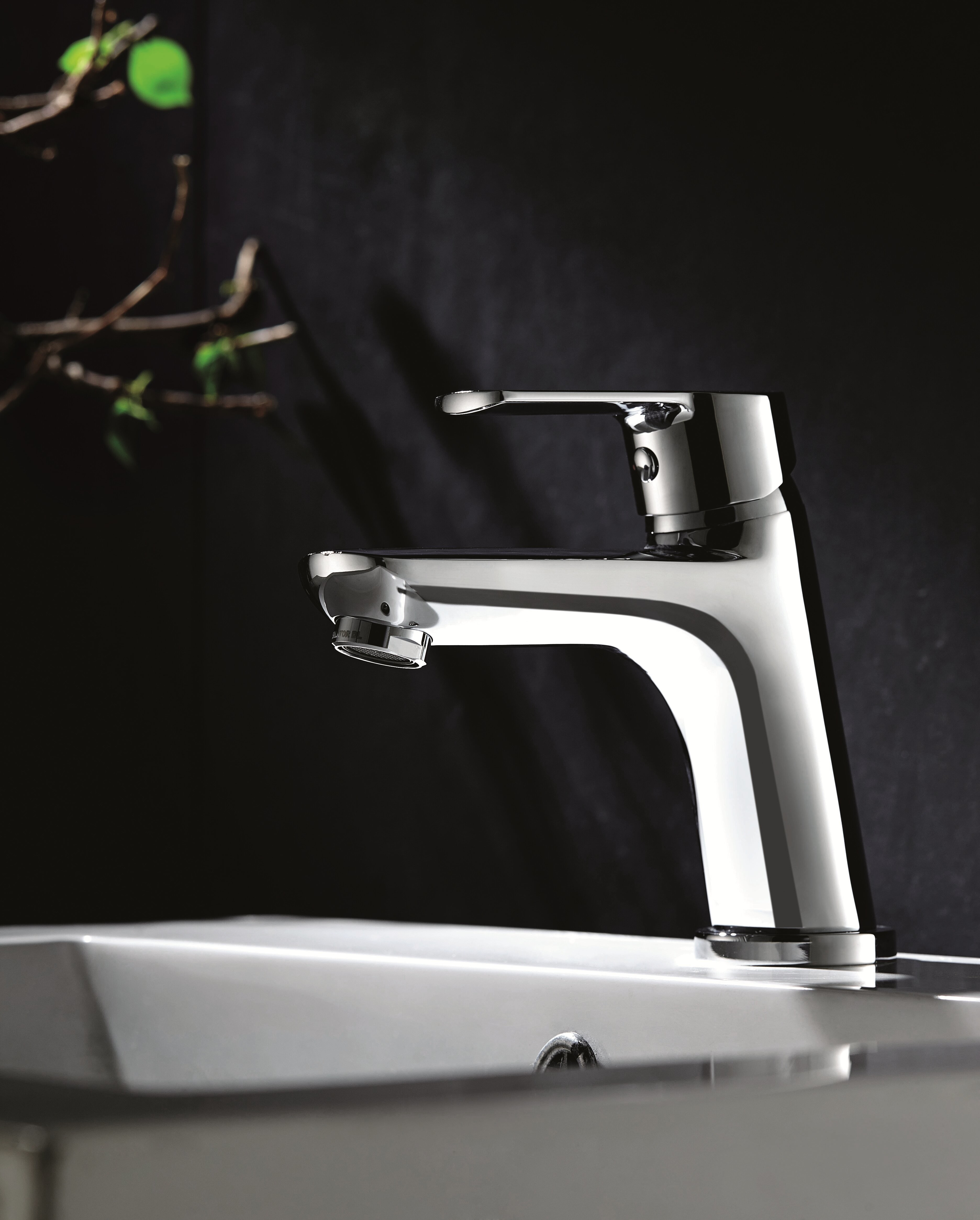 Commercial Bathroom Wash Basin Faucet Single Metal Handle Chrome 142mm High