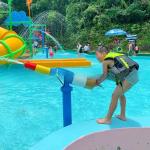 Colourful Design Funny Water Park Water Gun Easy Installation