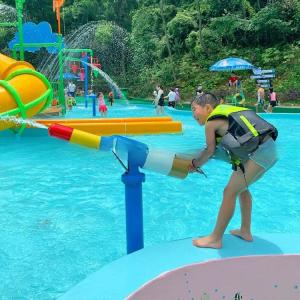 Quality Colourful Design Funny Water Park Water Gun Easy Installation wholesale