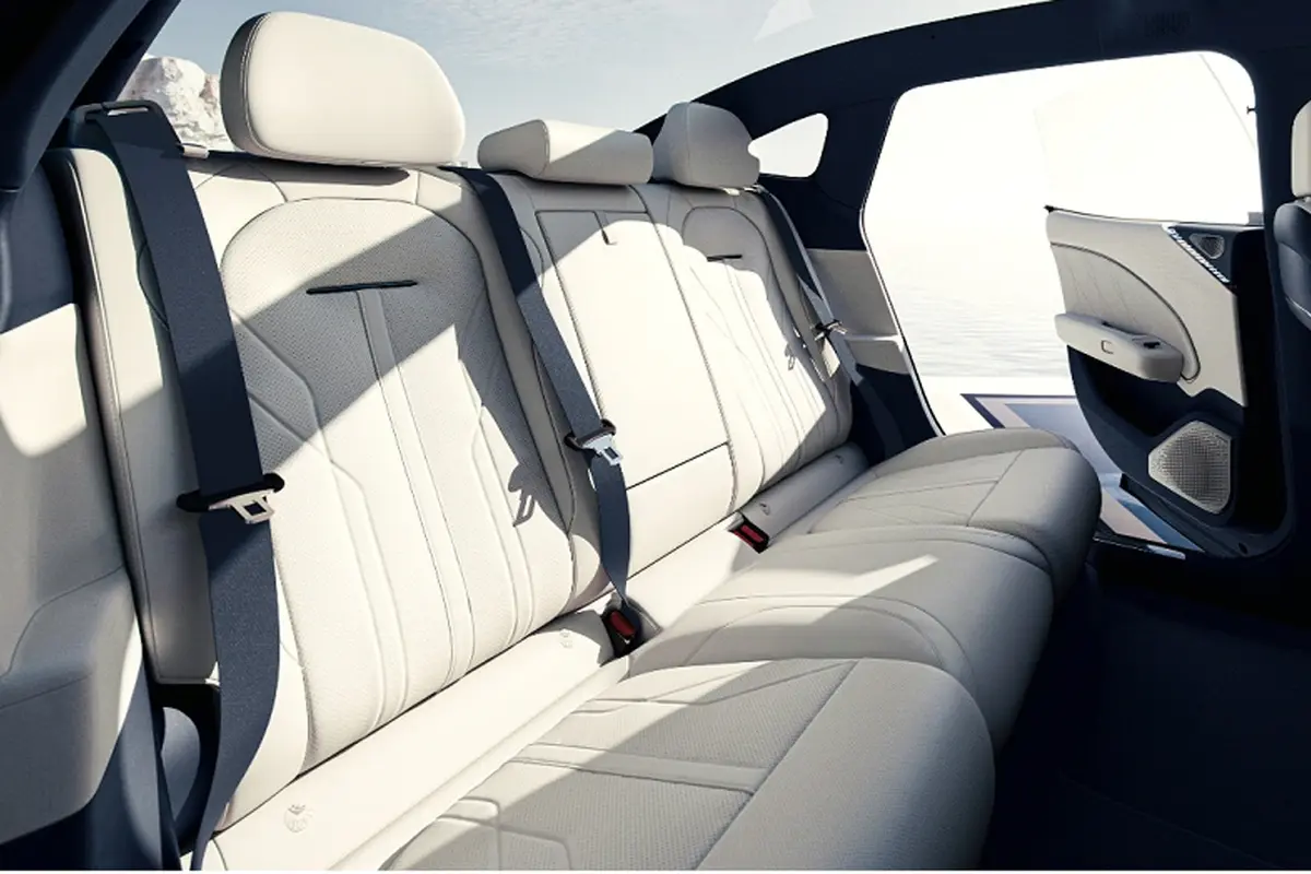 Zeekr 007 Luxury Electric Car 870km Range And Pure Electric Energy Type With Lithium Iron Phosphate Battery