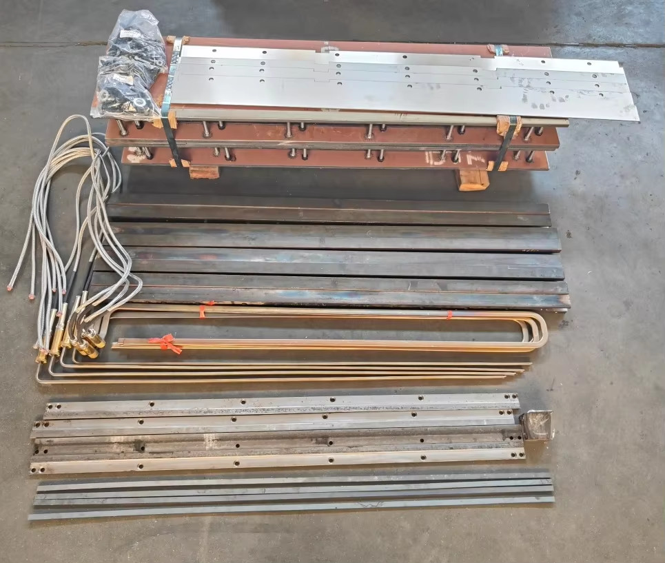 AB500TV Basic Screed Kit 2009421 Screed Plate Kit Iron Plate For Asphalt Paver
