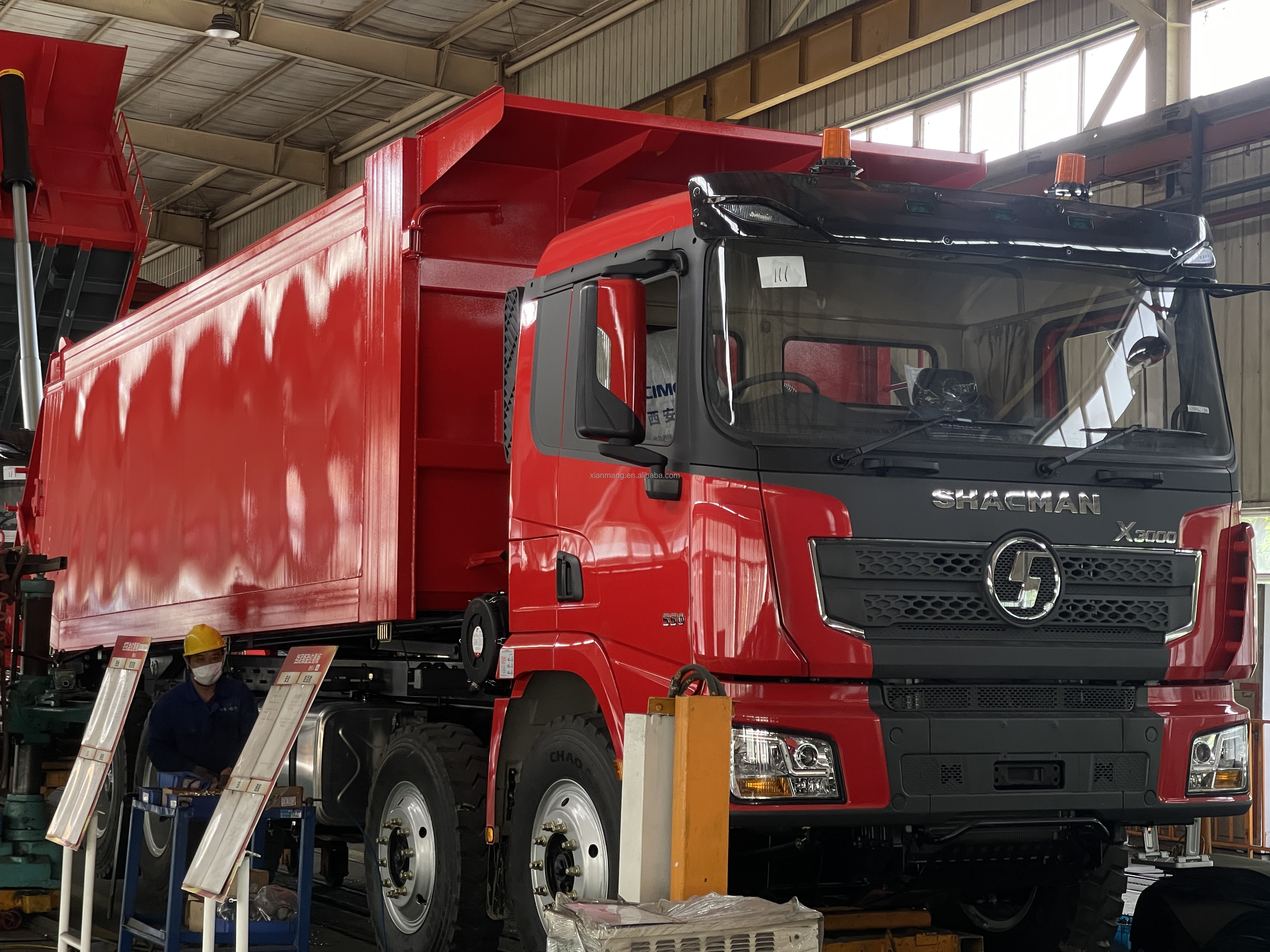 8x4 Left Hand Driving SHACMAN H3000 50 Ton 12 Wheeler Tipper Truck 380HP Dumper