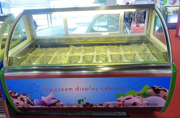 Ice Cream Display Freezer Curved Glass Door With Led Light Heating Wire