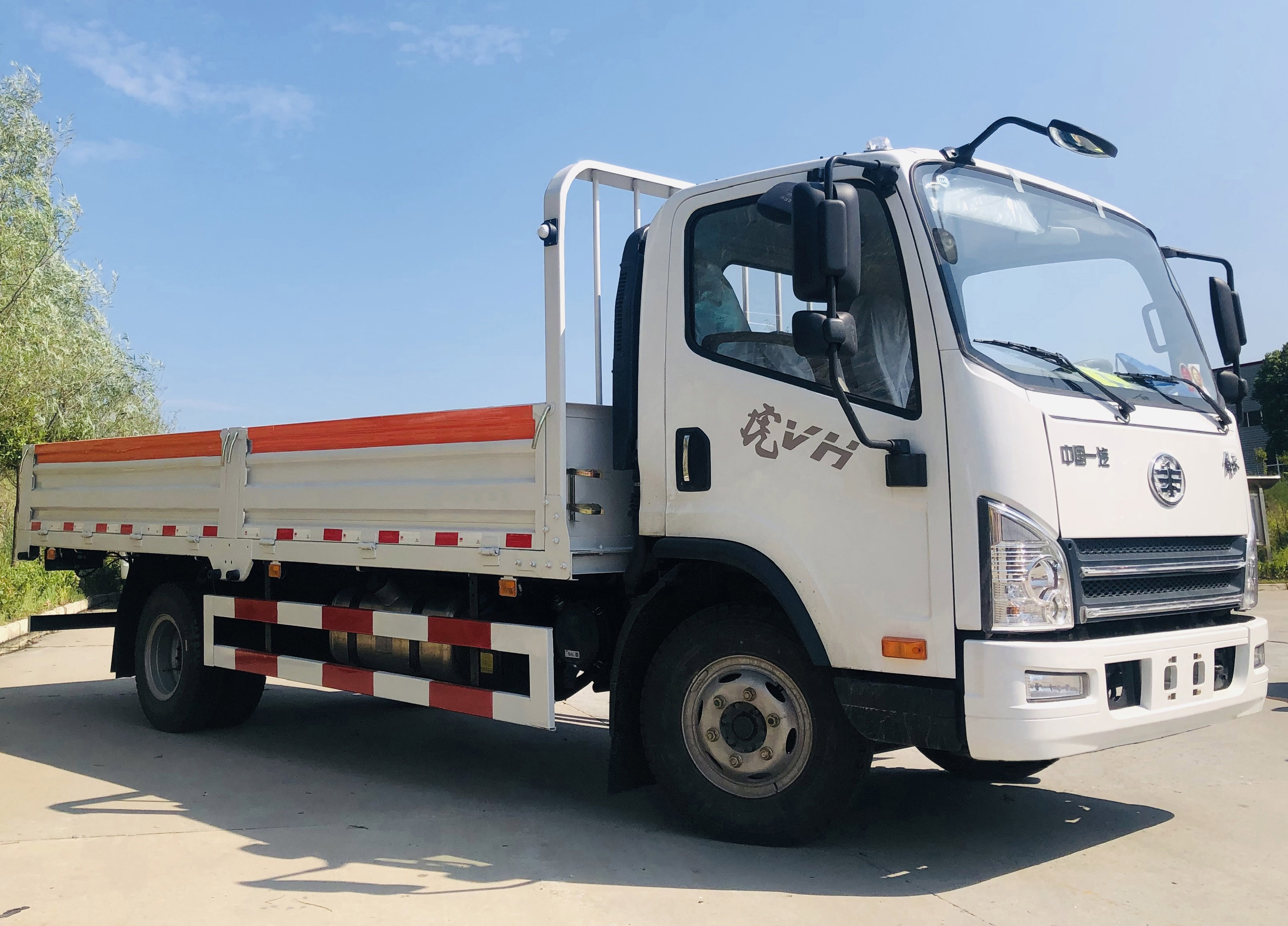 Mini Truck Sale Euro4 Euro5 Single Double Cabin 2T 3T 4x2 Camera Hubei Automatic Euro 3 Left