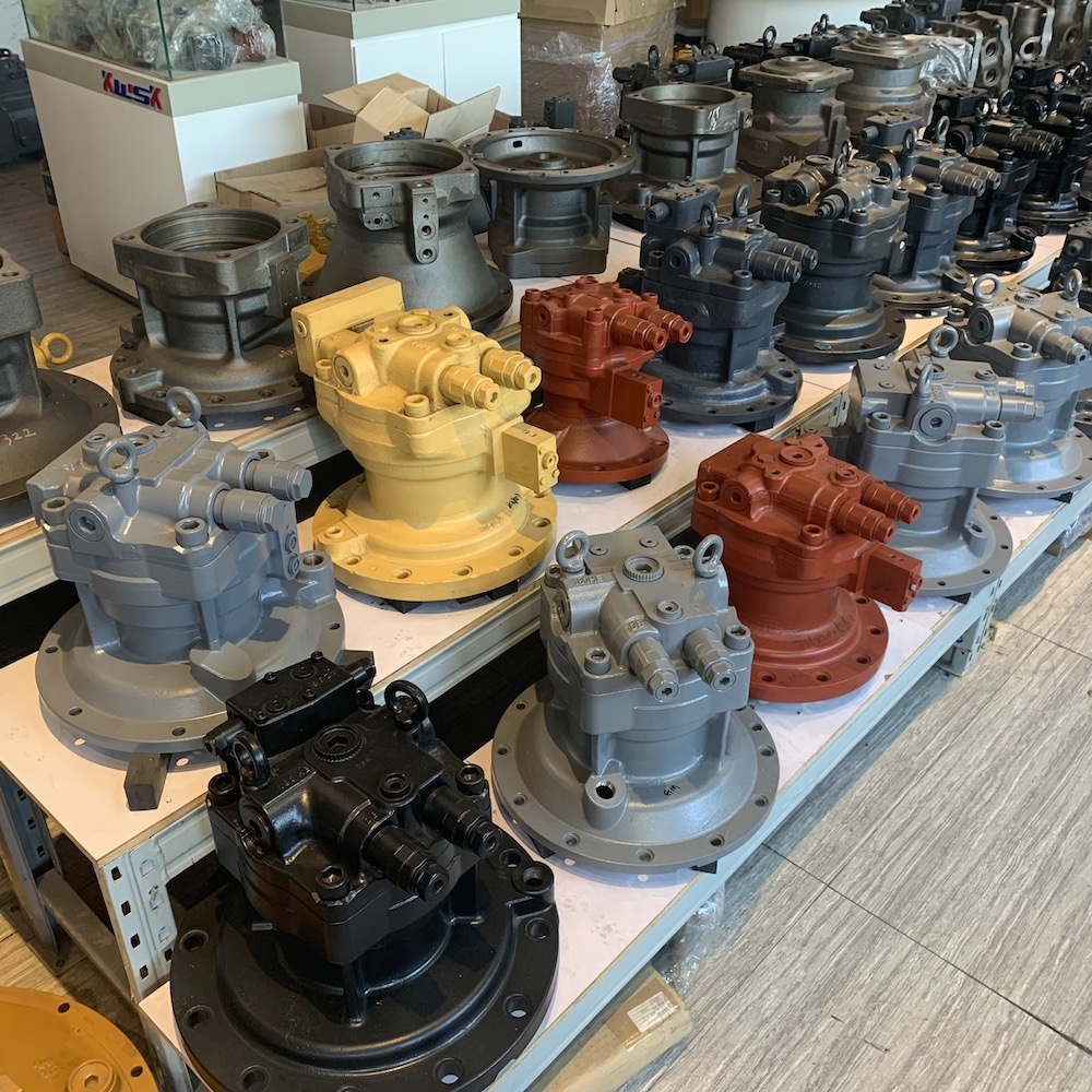 31N8-12020 Part Number High Guarantee Hyundai R320-7 Excavator Slewing Motor Engine